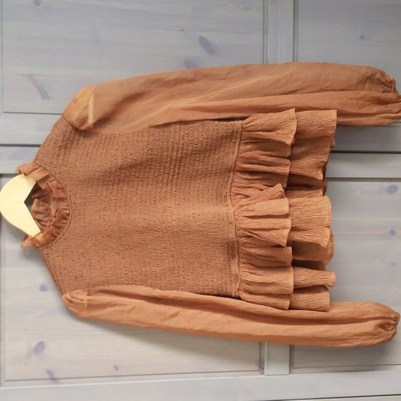 En Saison Smocked Chiffon Top - Picture 3 of 10